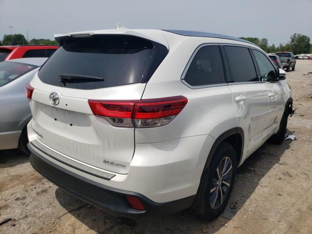 5TDJZRFH0HS511017 - 2017 TOYOTA HIGHLANDER SE WHITE photo 3