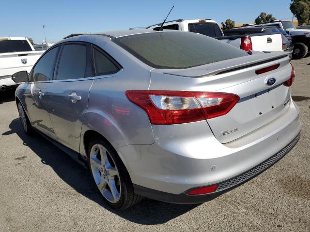 1FAHP3J28CL436233 - 2012 FORD FOCUS TITANIUM SILVER photo 2