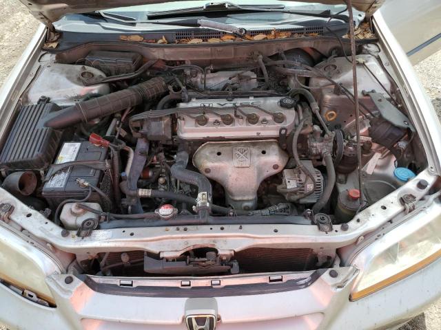 1HGCG5640WA147634 - 1998 HONDA ACCORD LX SILVER photo 11