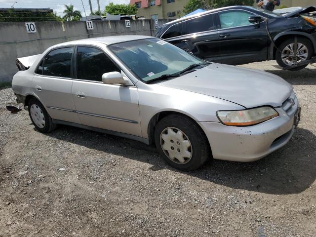 1HGCG5640WA147634 - 1998 HONDA ACCORD LX SILVER photo 4