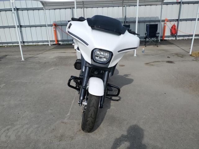 1HD1KB719RB624596 - 2024 HARLEY-DAVIDSON FLHX Weiß Foto 2