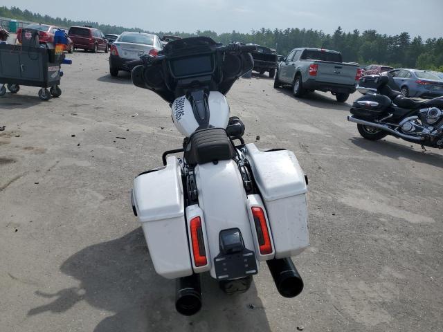 1HD1KB719RB624596 - 2024 HARLEY-DAVIDSON FLHX Weiß Foto 4