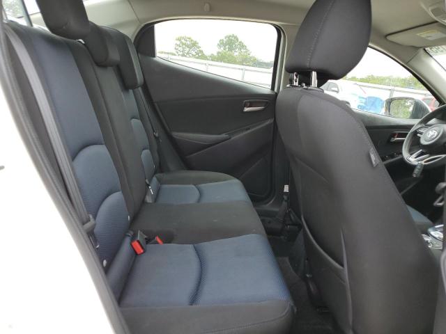 3MYDLBYV9KY521586 - 2019 TOYOTA YARIS L WHITE photo 10