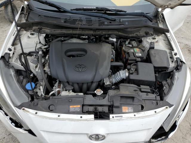 3MYDLBYV9KY521586 - 2019 TOYOTA YARIS L WHITE photo 11