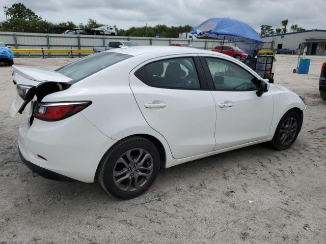 3MYDLBYV9KY521586 - 2019 TOYOTA YARIS L WHITE photo 3