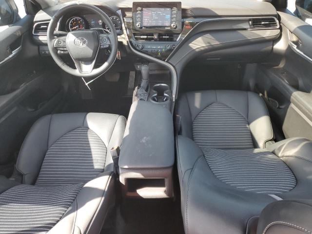 4T1G11BK1RU115613 - 2024 TOYOTA CAMRY SE NIGHT SHADE WHITE photo 8