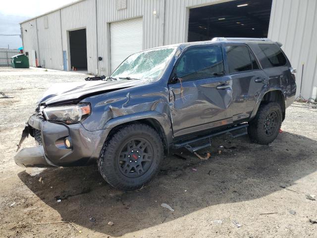 JTEZU5JR5H5162738 - 2017 TOYOTA 4RUNNER SR5 GRAY photo 1