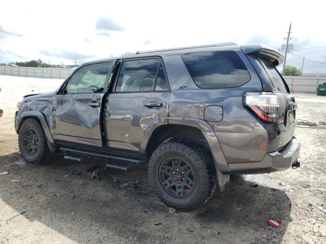 JTEZU5JR5H5162738 - 2017 TOYOTA 4RUNNER SR5 GRAY photo 2