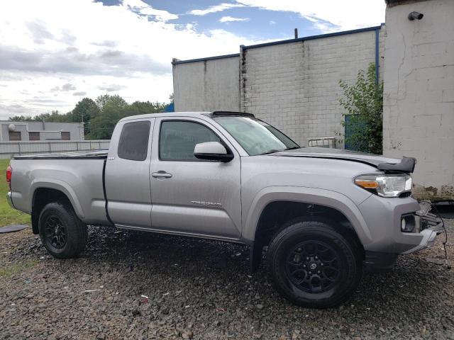 3TYSZ5AN6MT047305 - 2021 TOYOTA TACOMA ACCESS CAB ვერცხლისფერი ფოტო 4
