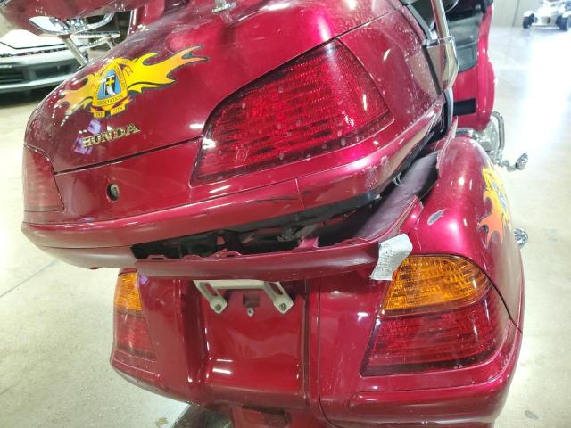 1HFSC470X4A307744 - 2004 HONDA GL1800 RED photo 9