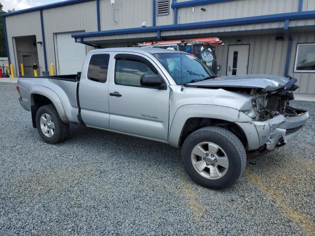5TETU62N56Z231403 - 2006 TOYOTA TACOMA PRERUNNER ACCESS CAB SILVER photo 4