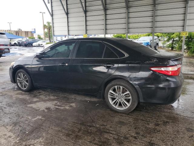 4T1BF1FK3HU714565 - 2017 TOYOTA CAMRY LE BLACK photo 2