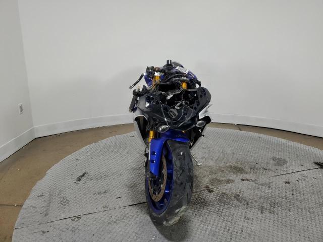 JYARN39EXKA004526 - 2019 YAMAHA YZFR1 BLUE photo 2