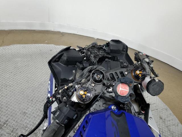 JYARN39EXKA004526 - 2019 YAMAHA YZFR1 BLUE photo 8