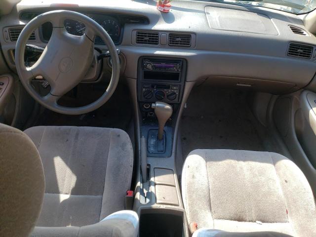 JT2BG28K7W0121759 - 1998 TOYOTA CAMRY LE GOLD photo 8