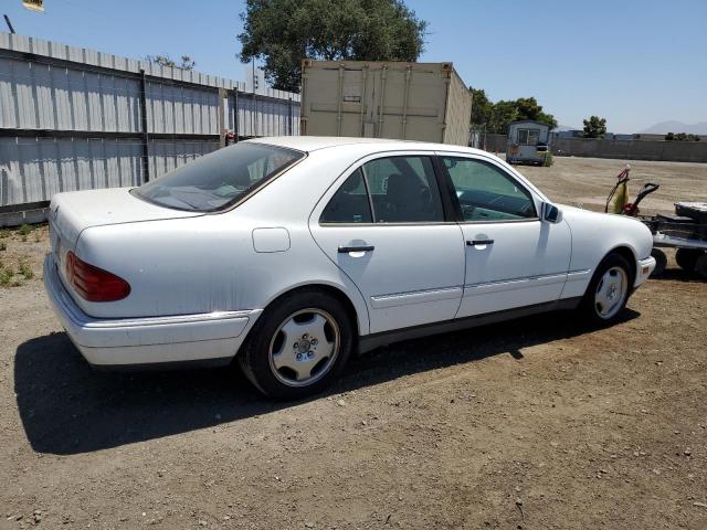 WDBJF72F1VA486315 - 1997 MERCEDES-BENZ E 420 WHITE photo 3