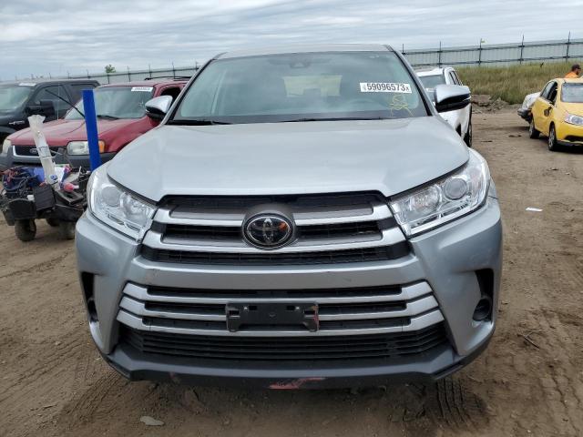 5TDBZRFH0JS838799 - 2018 TOYOTA HIGHLANDER LE SILVER photo 5