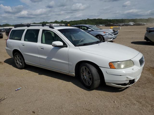 YV1SW612972621210 - 2007 VOLVO V70 WHITE photo 4