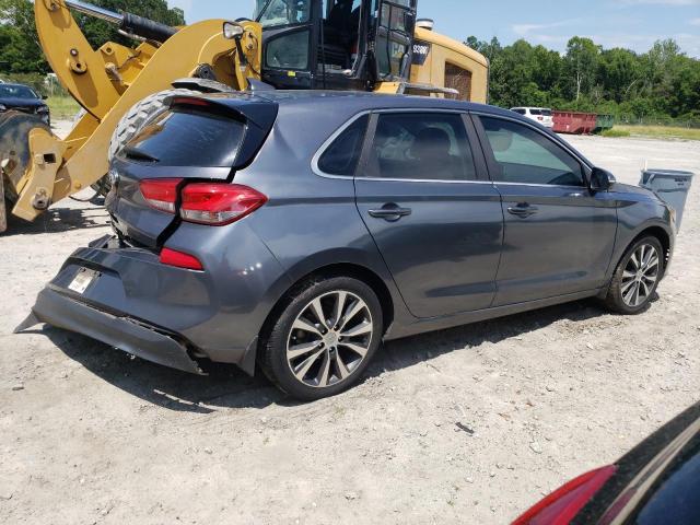 KMHH35LEXJU027548 - 2018 HYUNDAI ELANTRA GT GRAY photo 3