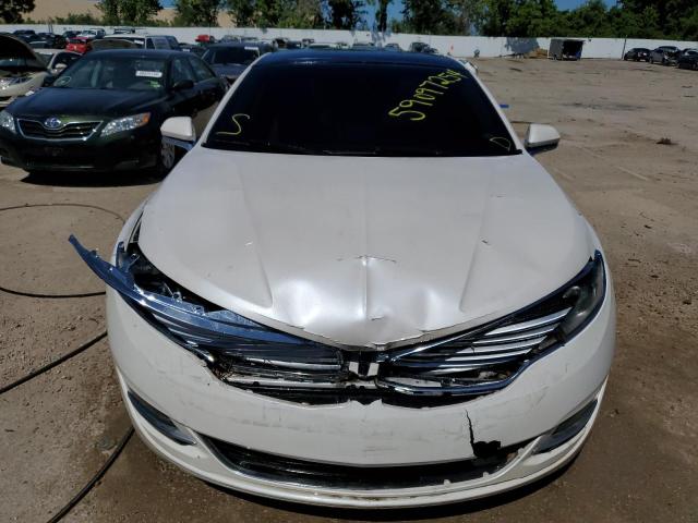 3LN6L2JK4GR610888 - 2016 LINCOLN MKZ WHITE photo 5