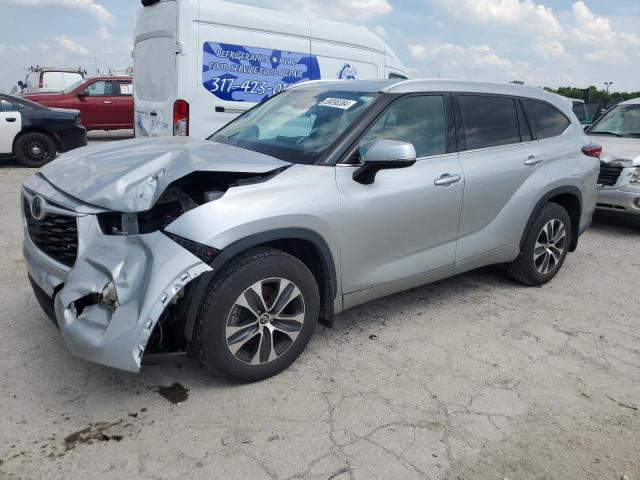 5TDGZRBH4MS526193 - 2021 TOYOTA HIGHLANDER XLE SILVER photo 1