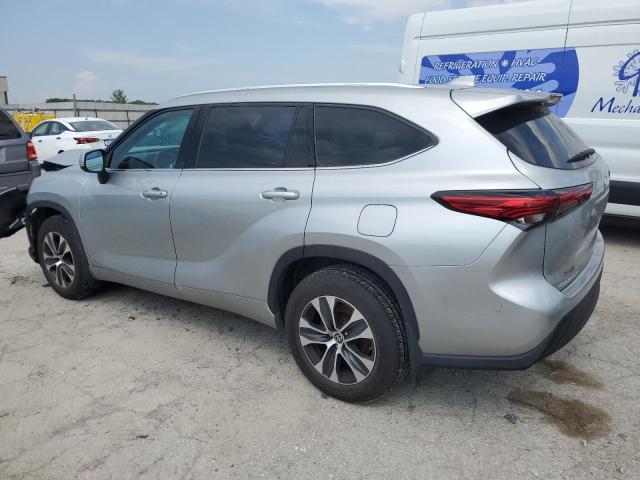 5TDGZRBH4MS526193 - 2021 TOYOTA HIGHLANDER XLE SILVER photo 2
