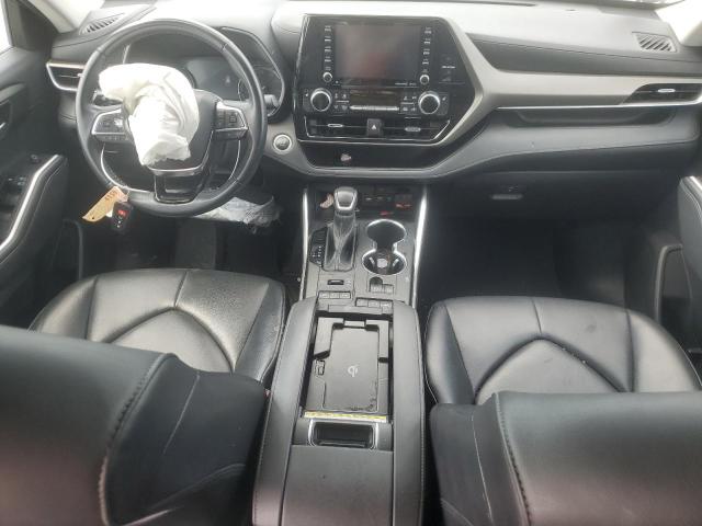 5TDGZRBH4MS526193 - 2021 TOYOTA HIGHLANDER XLE SILVER photo 8