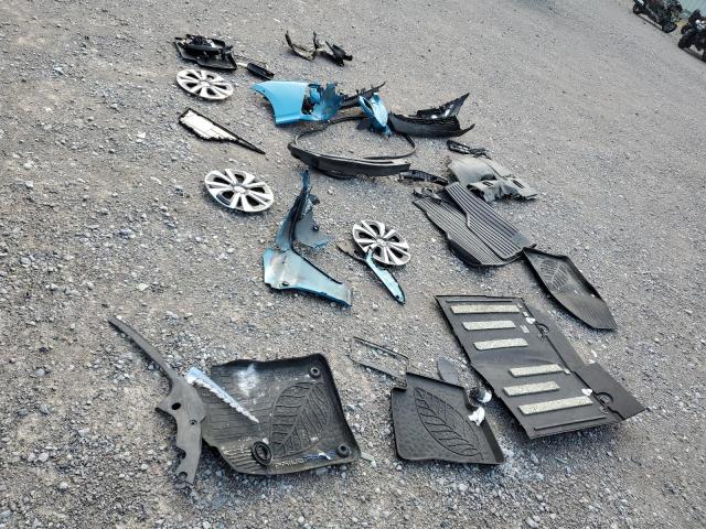 JTDKARFP7J3095543 - 2018 TOYOTA PRIUS PRIM 蓝色 照片 12