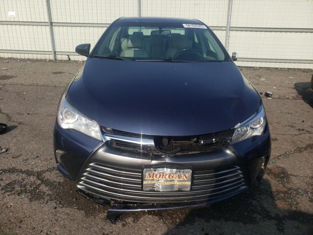 4T1BF1FK2HU784512 - 2017 TOYOTA CAMRY LE BLUE photo 5