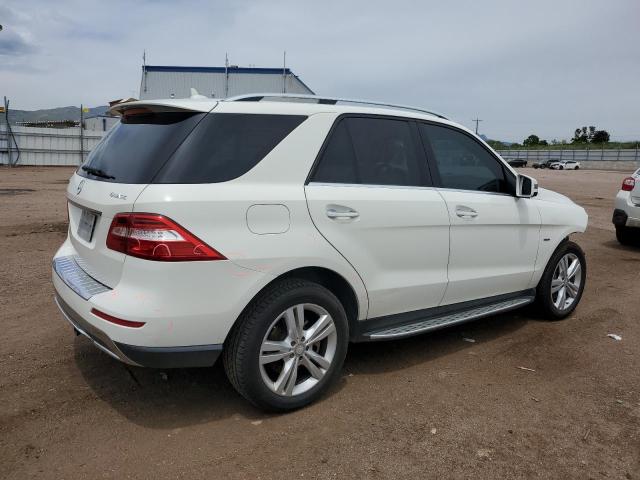 4JGDA5HB1CA058775 - 2012 MERCEDES-BENZ ML 350 4MATIC WHITE photo 3