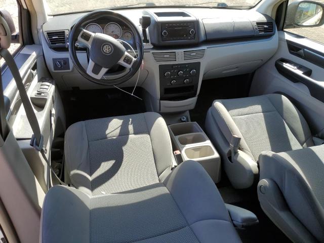 2C4RVAAG6CR120342 - 2012 VOLKSWAGEN ROUTAN S BEIGE photo 8
