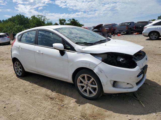 3FADP4EJ7KM136590 - 2019 FORD FIESTA SE WHITE photo 4