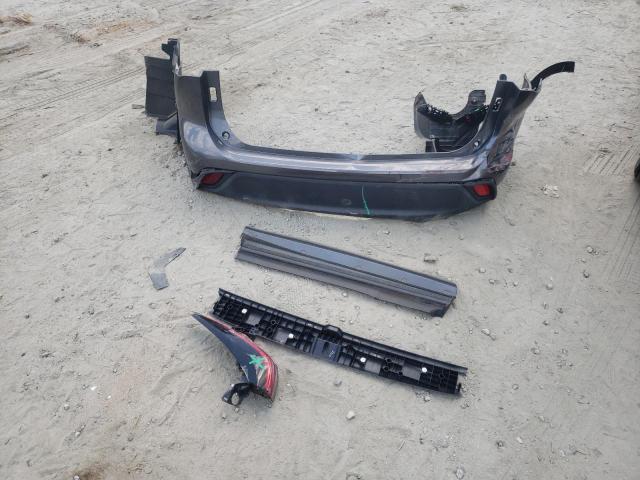 5TDGZRAH5MS075843 - 2021 TOYOTA HIGHLANDER XLE GRAY photo 13