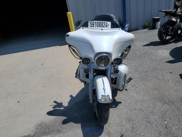 1HD1FCW155Y663429 - 2005 HARLEY-DAVIDSON FLHTCUI 白色 照片 2