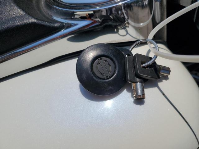 1HD1FCW155Y663429 - 2005 HARLEY-DAVIDSON FLHTCUI 白色 照片 8