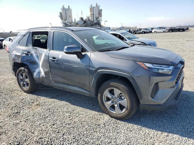 4T3RWRFV6NU063863 - 2022 TOYOTA RAV4 XLE 石墨色 照片 4