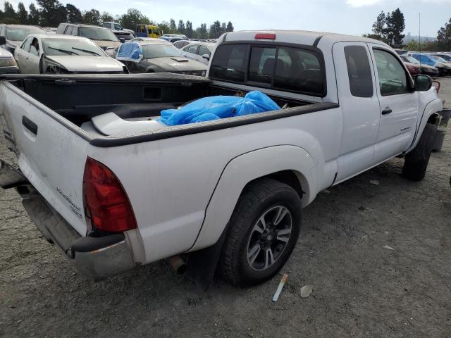5TETX62N86Z266105 - 2006 TOYOTA TACOMA PRERUNNER ACCESS CAB WHITE photo 3