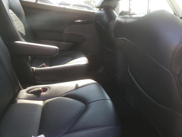 5TDGZRAH7NS544206 - 2022 TOYOTA HIGHLANDER XLE Plata foto 11