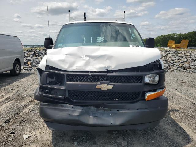 1GCWGAFF8H1106418 - 2017 CHEVROLET EXPRESS G2 Weiß Foto 5