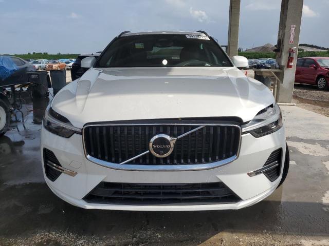 YV4L12DK6N1909361 - 2022 VOLVO XC60 B5 MOMENTUM WHITE photo 5