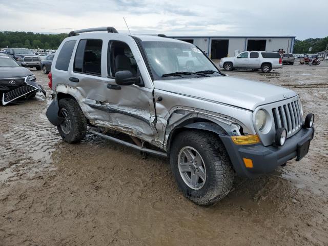 1J4GK38K16W189368 - 2006 JEEP LIBERTY RENEGADE SILVER photo 4