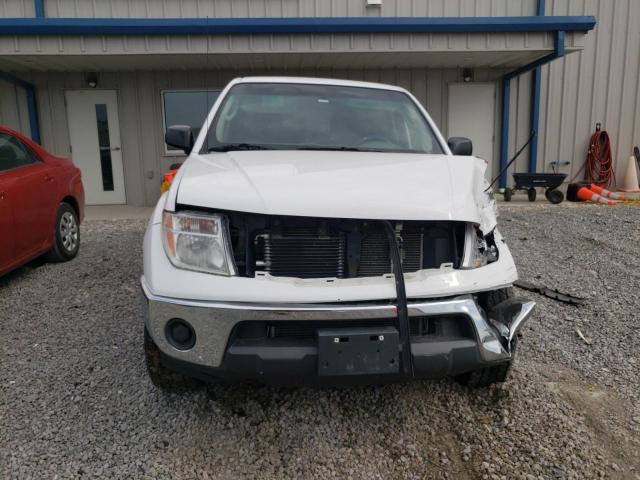 1N6AD09WX8C443540 - 2008 NISSAN FRONTIER CREW CAB LE WHITE photo 5