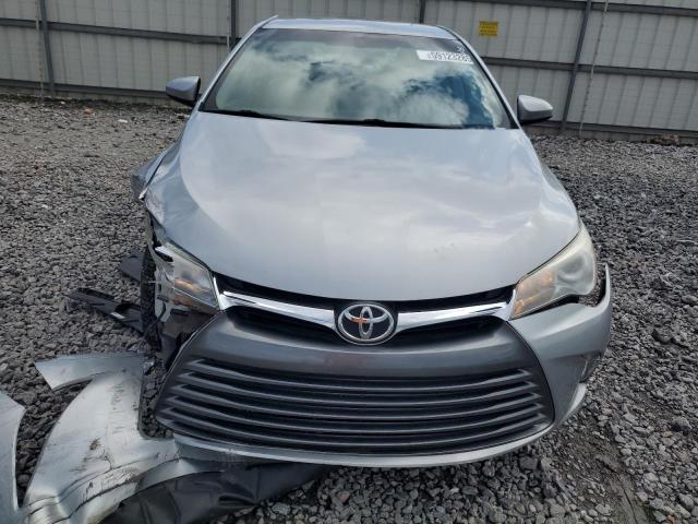 4T1BF1FK6HU341828 - 2017 TOYOTA CAMRY LE SILVER photo 5