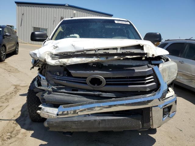 5TFUW5F1XEX409473 - 2014 TOYOTA TUNDRA DOUBLE CAB SR/SR5 WHITE photo 5