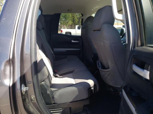 5TFRY5F18FX180132 - 2015 TOYOTA TUNDRA DOUBLE CAB SR/SR5 GRAY photo 10