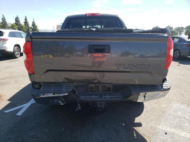 5TFRY5F18FX180132 - 2015 TOYOTA TUNDRA DOUBLE CAB SR/SR5 GRAY photo 6