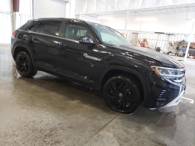 1V21E2CA4LC215680 - 2020 VOLKSWAGEN ATLAS CROS SE შავი ფოტო 4