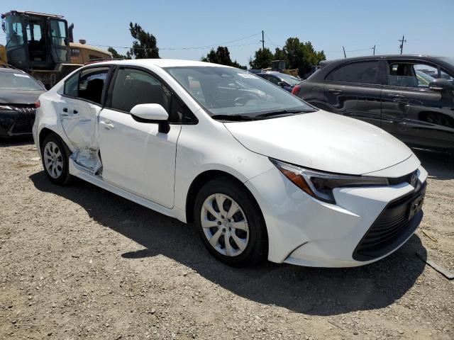 JTDBCMFE7PJ007008 - 2023 TOYOTA COROLLA LE WHITE photo 4