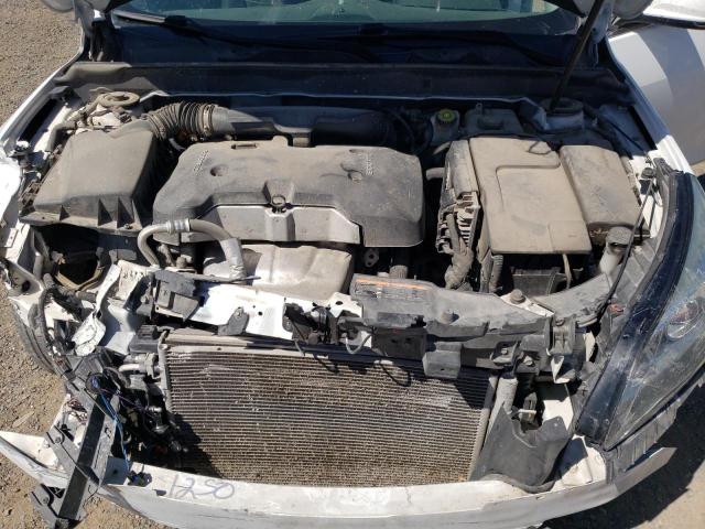 1G11C5SL5FF177996 - 2015 CHEVROLET MALIBU 1LT WHITE photo 11
