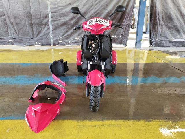 L37LMGFU2NZ050140 - 2022 DAIX SCOOTER 红色 照片 2